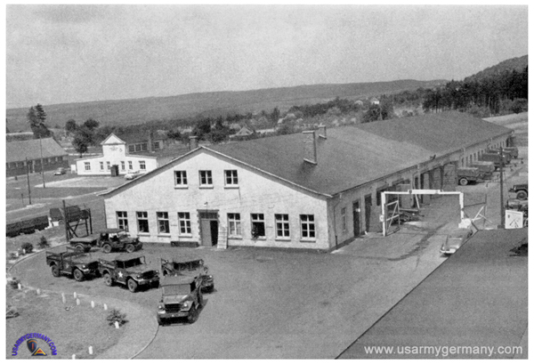 The motor pool of the American 1st Battalion at Graves Barracks, the former Bois-Brûlé-Kaserne, in 1954.