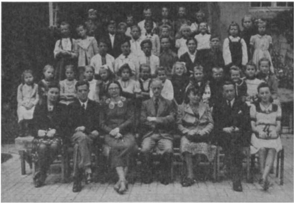 The camp primary school group photograph.