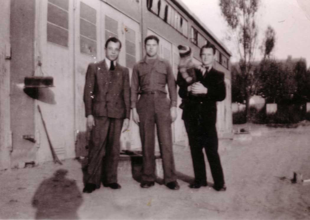 A family photograph from the Pionier Camp collection.