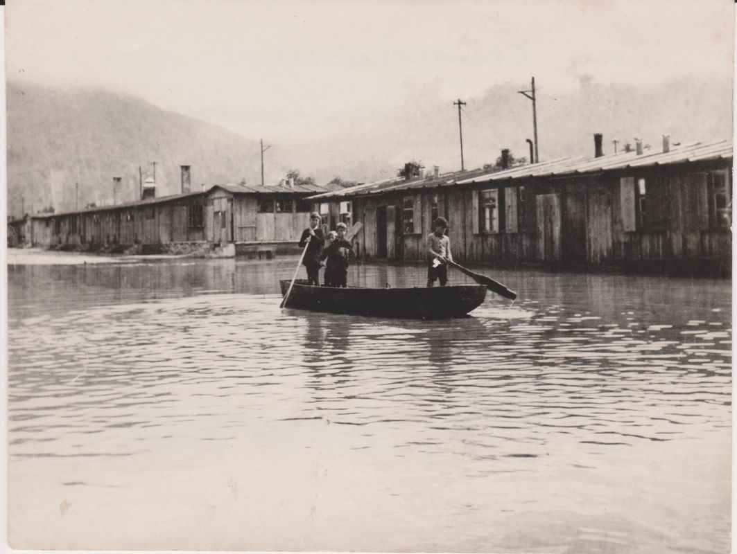 Floodwater among the Söcking camp huts in 1948.